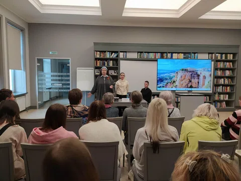 Литературно-музыкальная встреча «С днем мудрого человека: сказочный возраст»