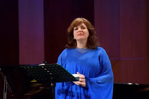 Сияла ночь...