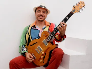 Joander Santos (гитара, вокал/ Бразилия) & New Centropezn Jazz Quartet